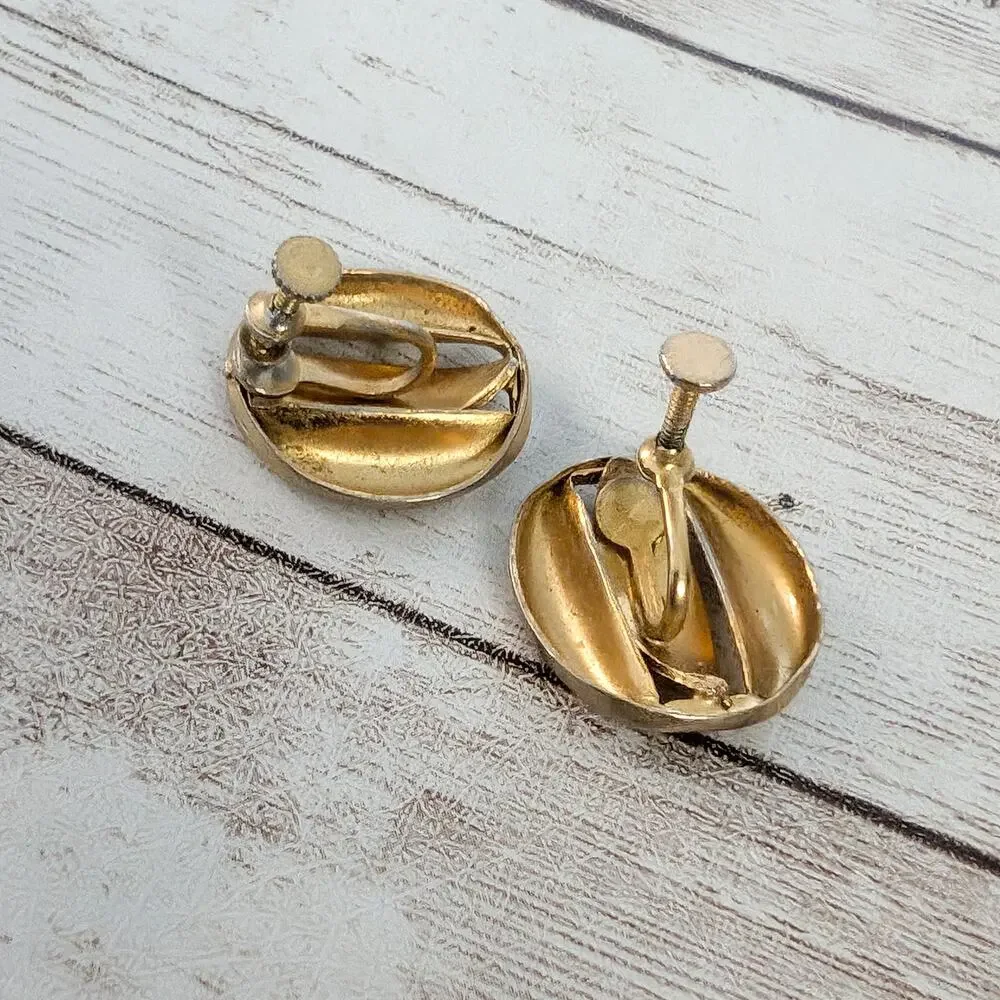Vintage Screw Back Earrings - Gold Tone Stylish 0.75